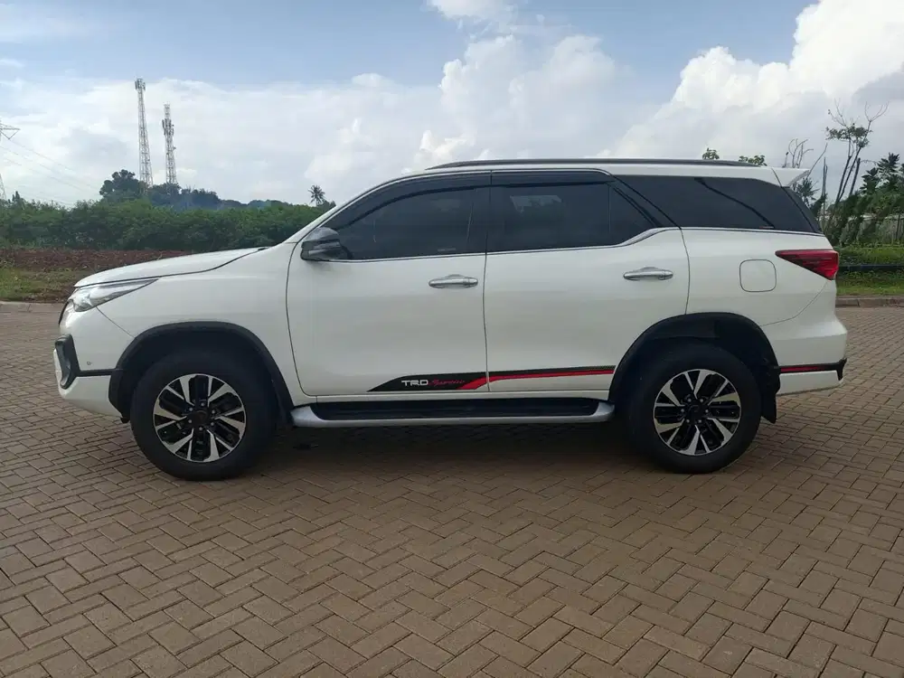 Toyota Fortuner Vrz 2.4 Automatic  Dieael 2018 Putih Metalik