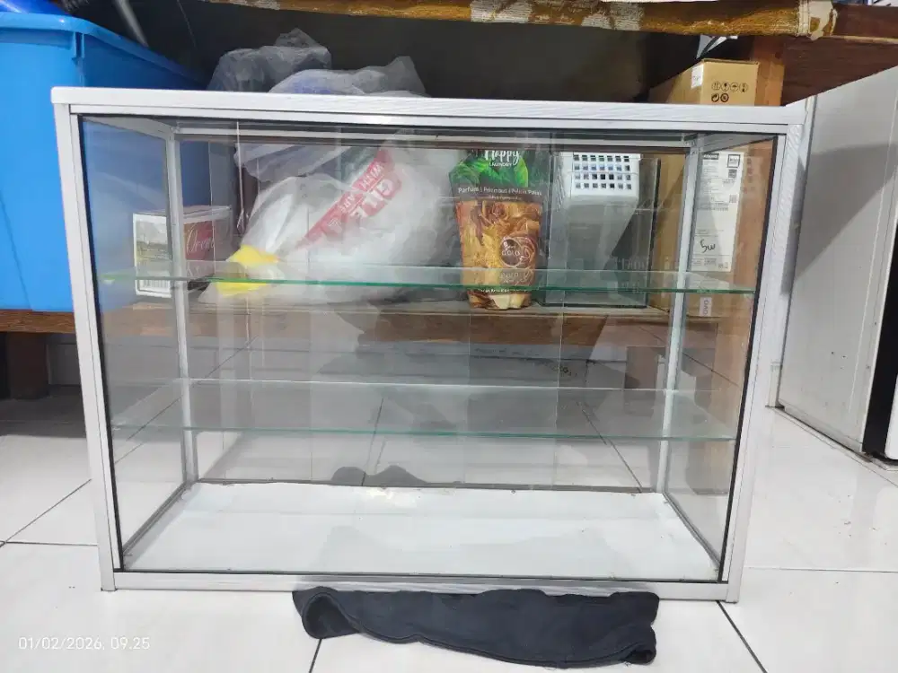 Etalase Kaca stainless