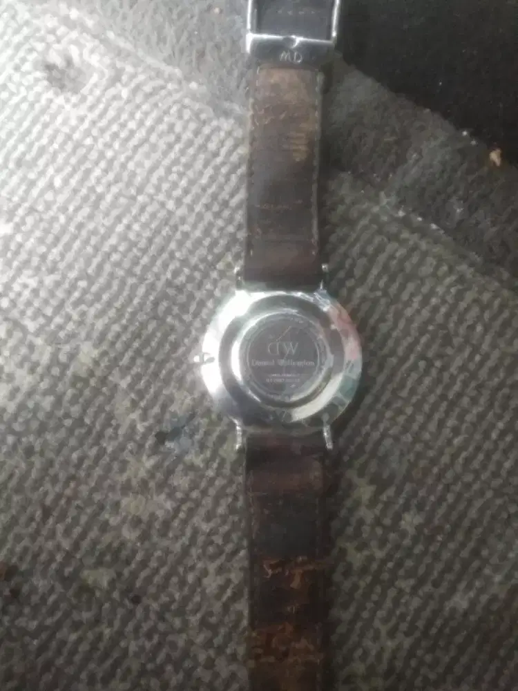 Jam tangan merk DW original