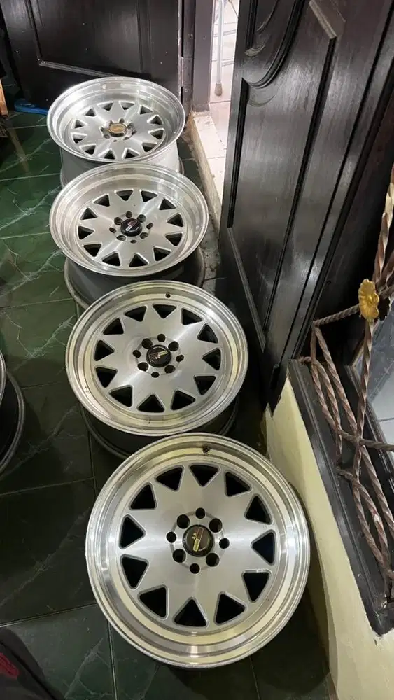 Velg Fifteen R17 Jazz yaris brio swift vios calya agya sirion baleno