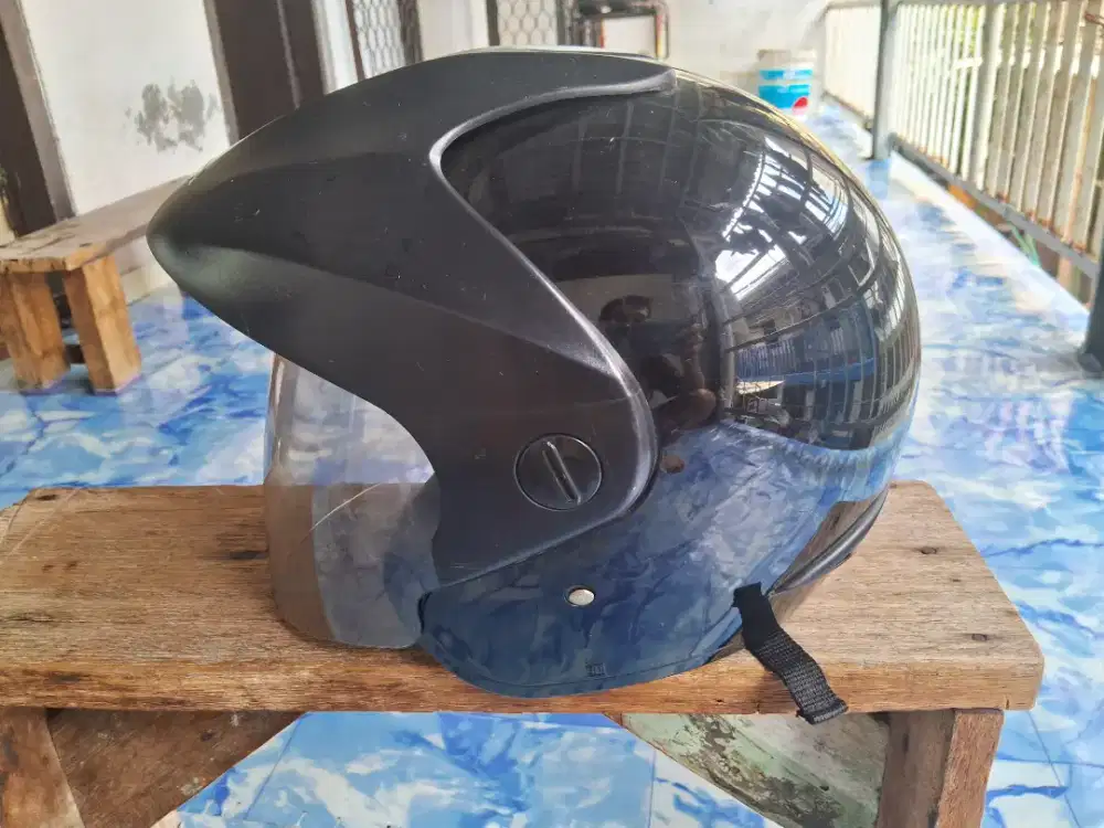 Dijual Helm bekas