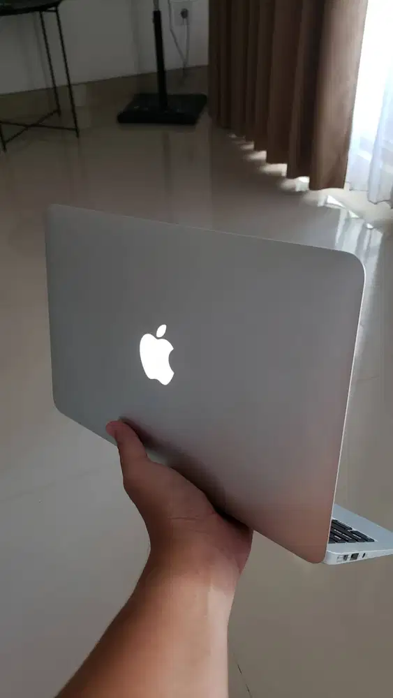 Macbook air early 11 inch 2015