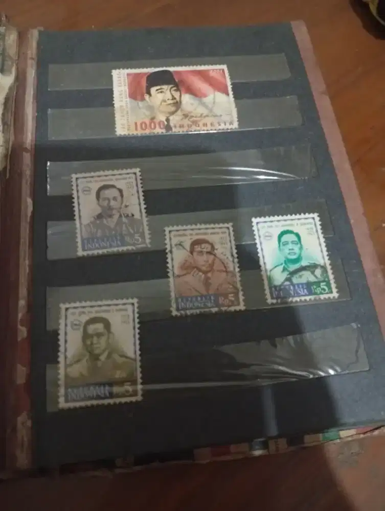 Koleksi perangko kuno