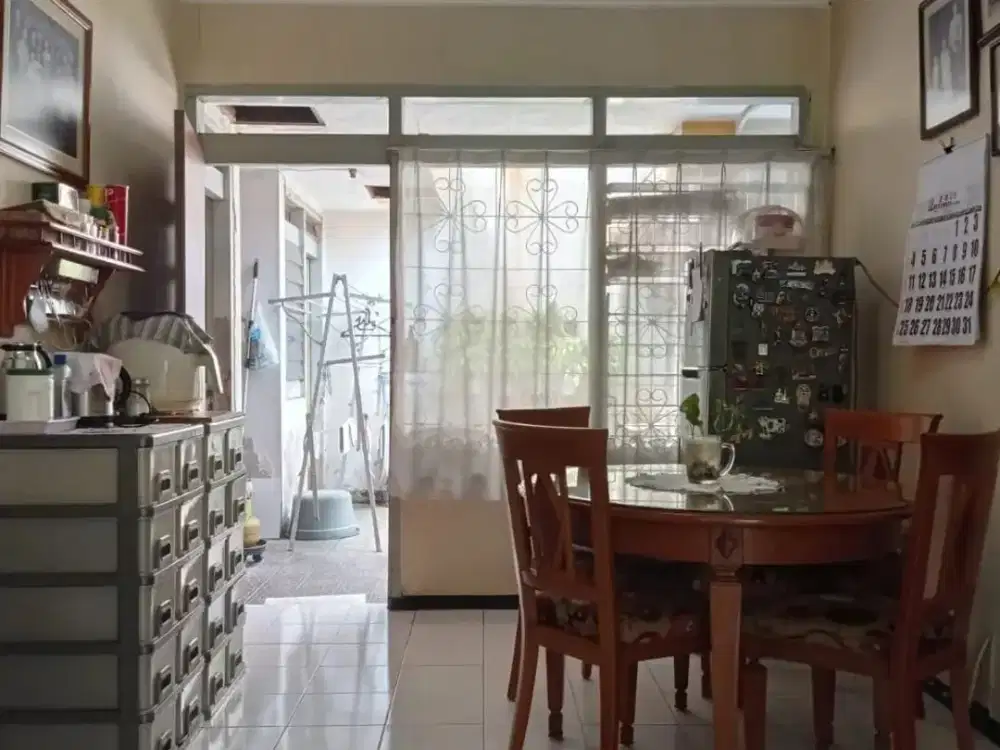 Dijual Rumah Darmo Permai Utara