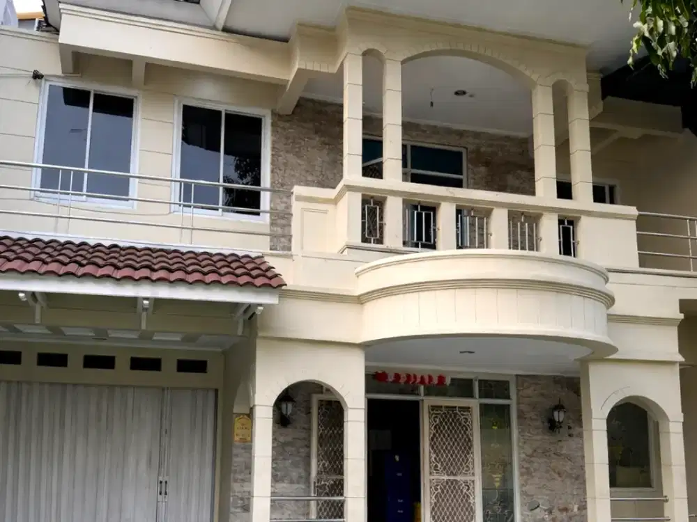 Rumah Camer Elok PIK 5KT 380m2 SHM Semi Furnished Bisa KPR