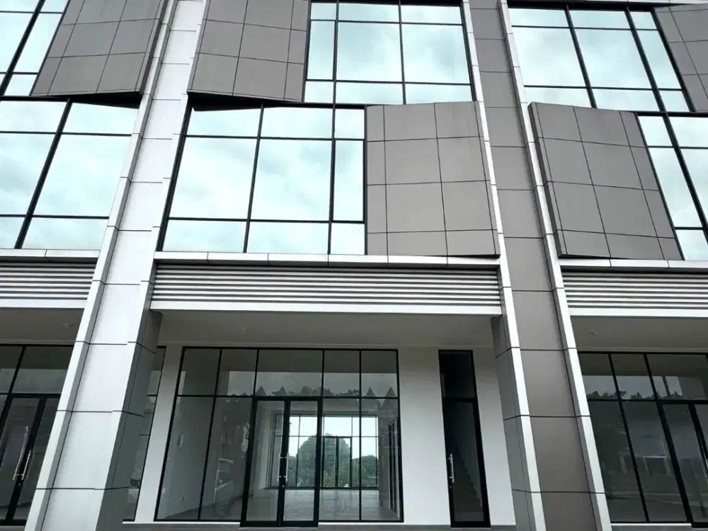 Ruko BrandNew Marina Bay PIK2 168m2 8x21 3LT Hadap Jalan Raya