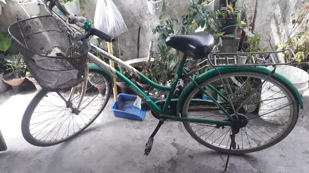 Sepeda merk Giant uk.26