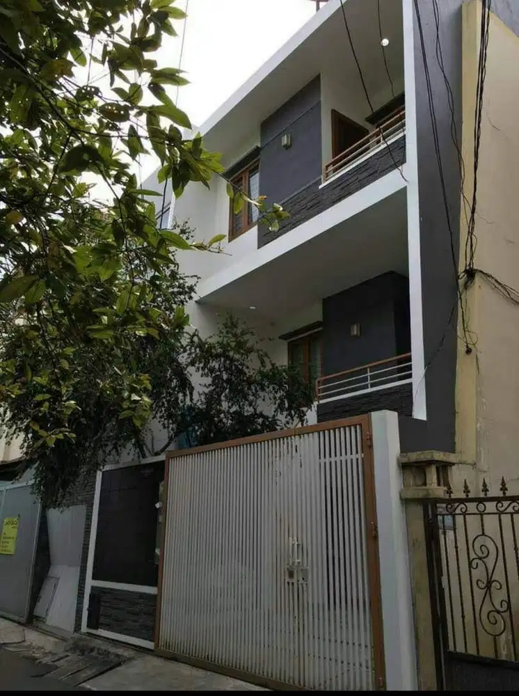 DIJUAL RUMAH 4 LANTAI - TOMANG, JAKARTA BARAT