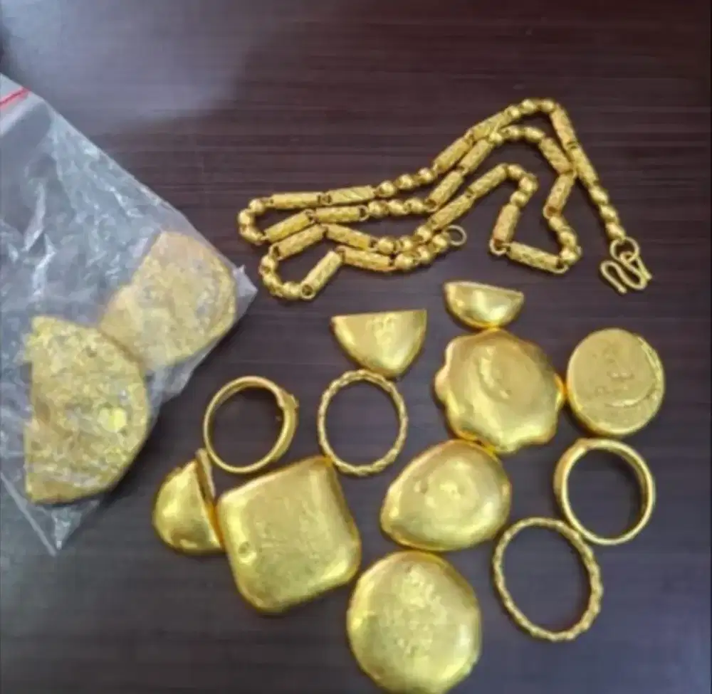 YANG MAU JUAL EMAS SILAHKAN BERKABAR