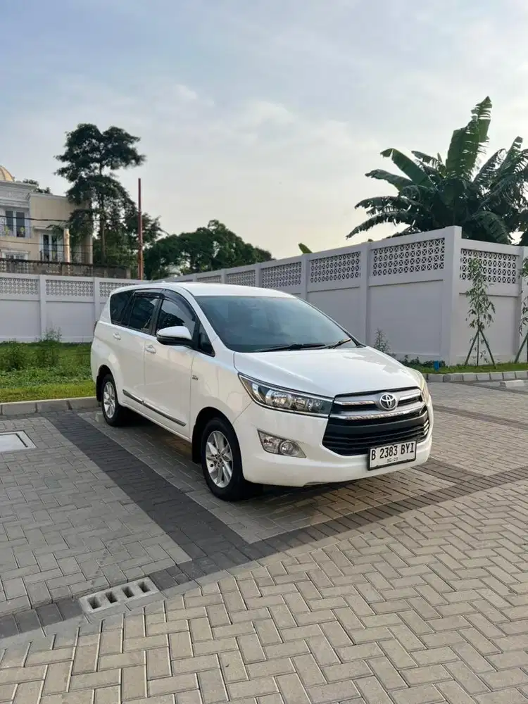 Toyota Innova G 2.0 Bensin AT 2018 Putih Bagus like New Mulus Mobil