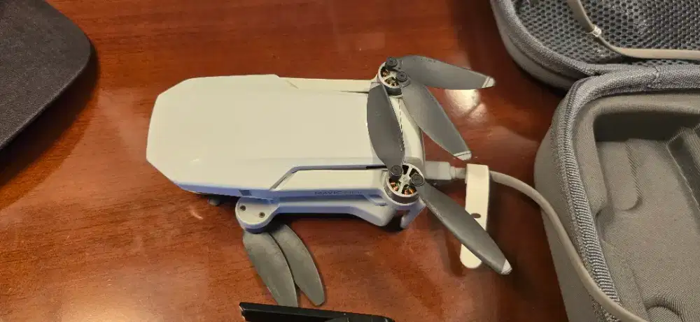 Drone Dji mavic Mini 1 dengan tas hardcase