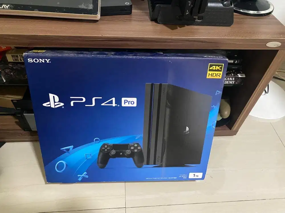 PS 4 Pro 1TB full set 1 console 2stick 1tas