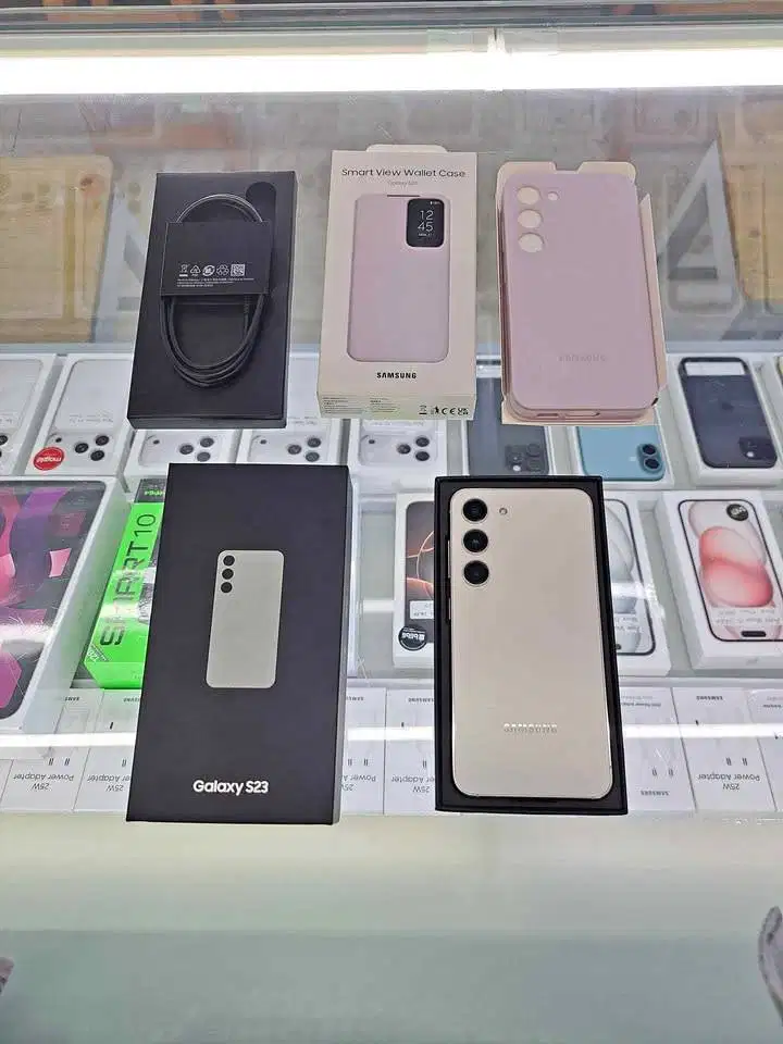 Second Samsung Galaxy S23 8/256GB Cream Ex Resmi SEIN Mulus Fullset