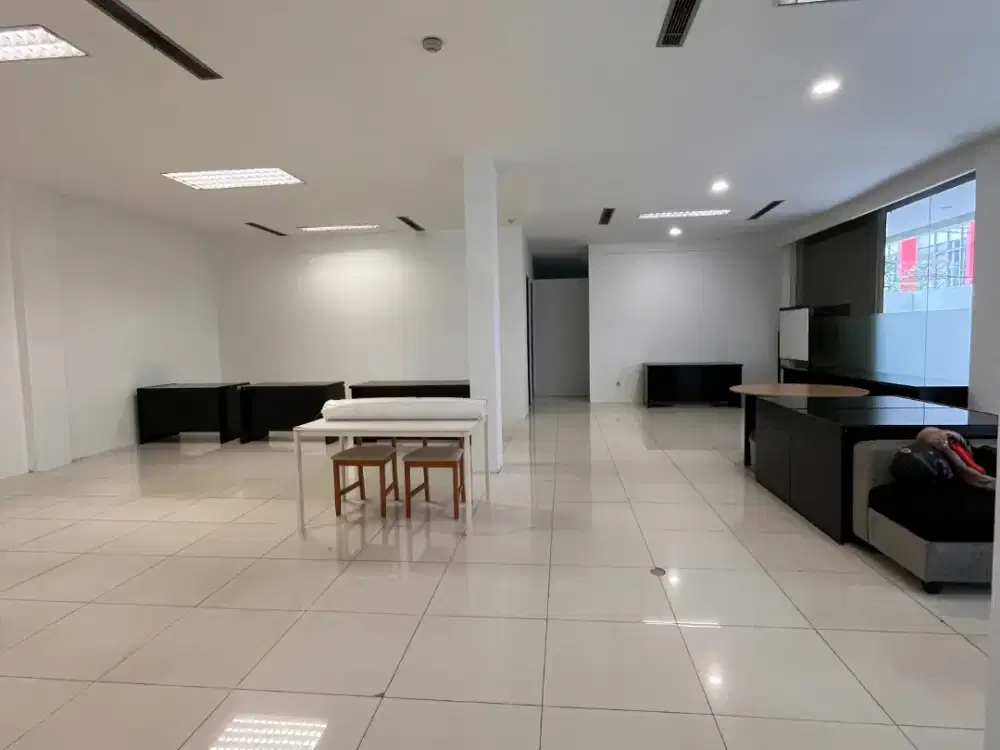 SEWA RUANG KANTOR 1 LANTAI FATMAWATI JAKARTA SELATAN
