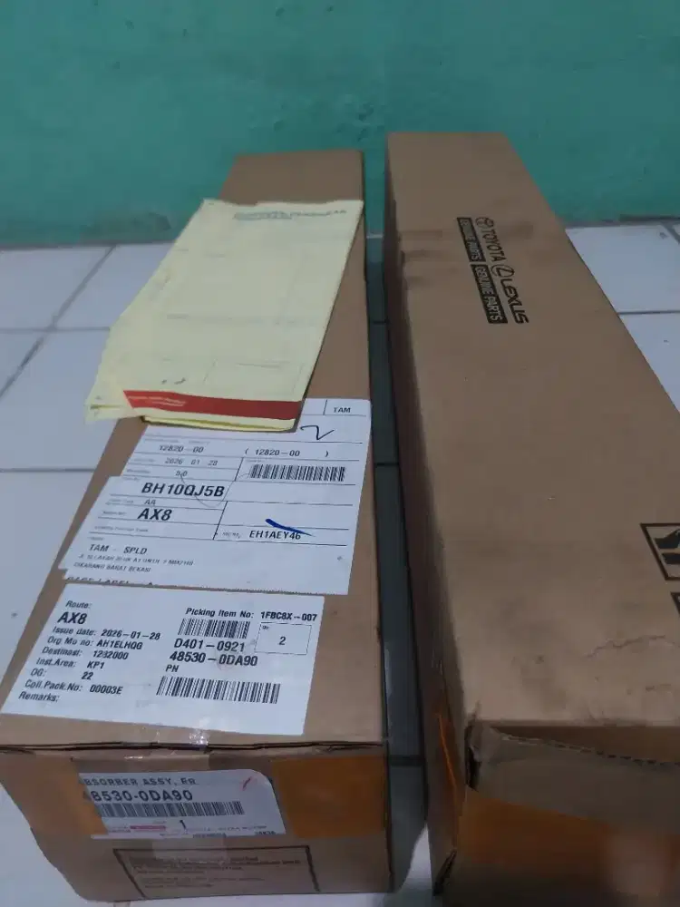 Shockbreaker belakang Toyota Sienta 2018