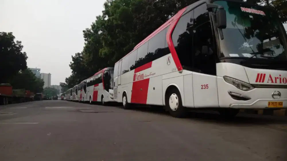 Driver bus PARIWISATA Dan jemputan