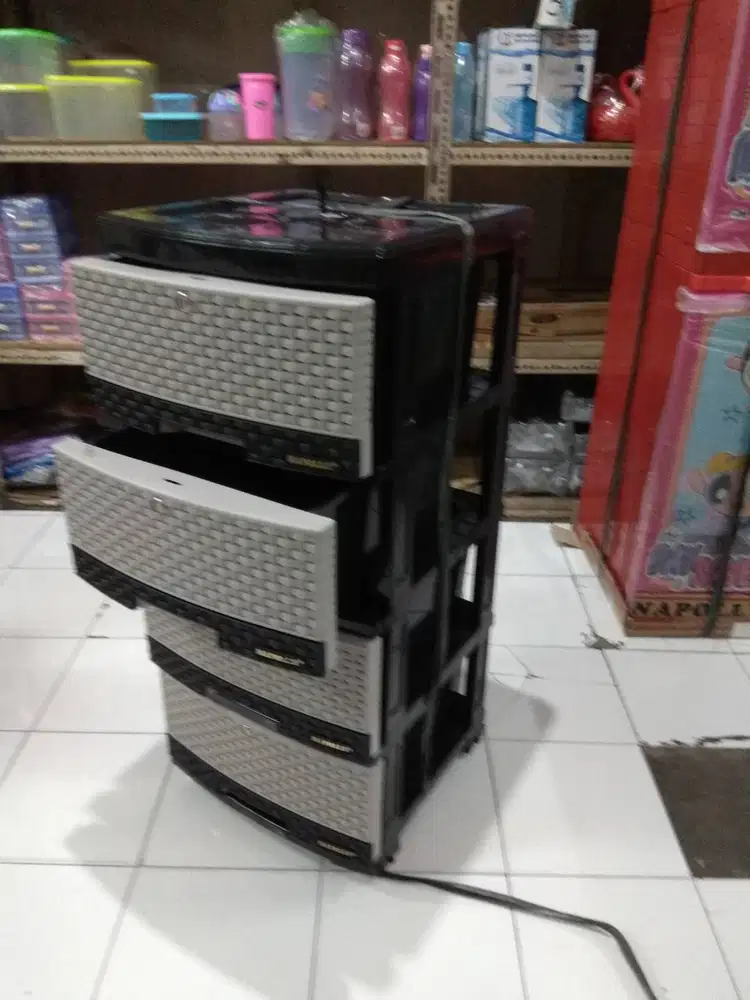 lemari scd nappolly s4