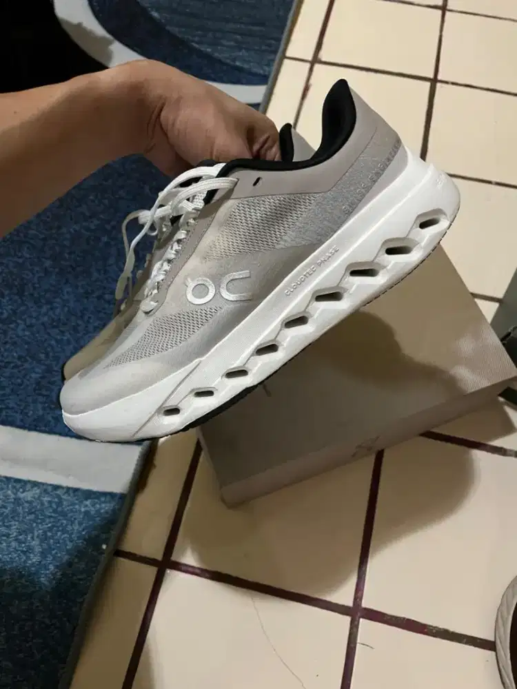 Jual cepat on cloud putih abu