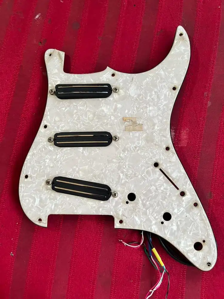 Stratocaster Hotrail pickup & pickguard set