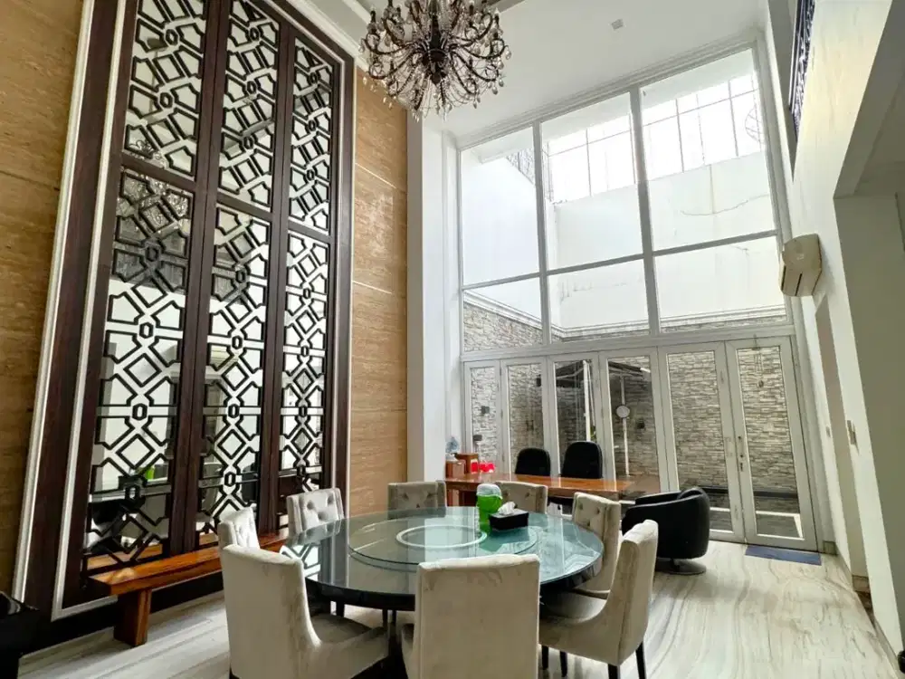 Rumah Mewah 232m2 4+2KT Semi Furnished Ada Sauna Room di Layar Permai PIK