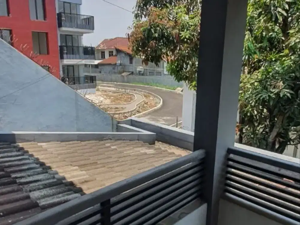 rumah terawat siap huni komplek situsari  dekat Jogya Buahbatu Bandung