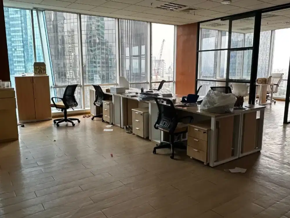 Sewa Kantor 141 m2 Siap Pakai di Menara Sunlife Mega Kuningan