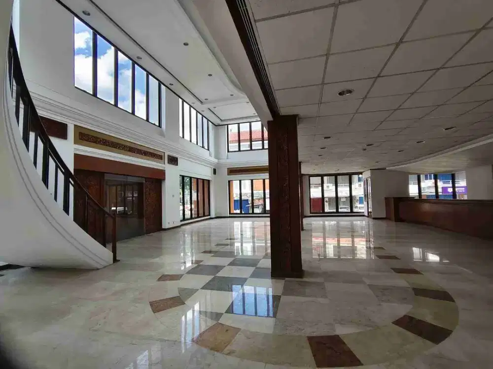 Gedung strategis PB sudirman Denpasar Bali