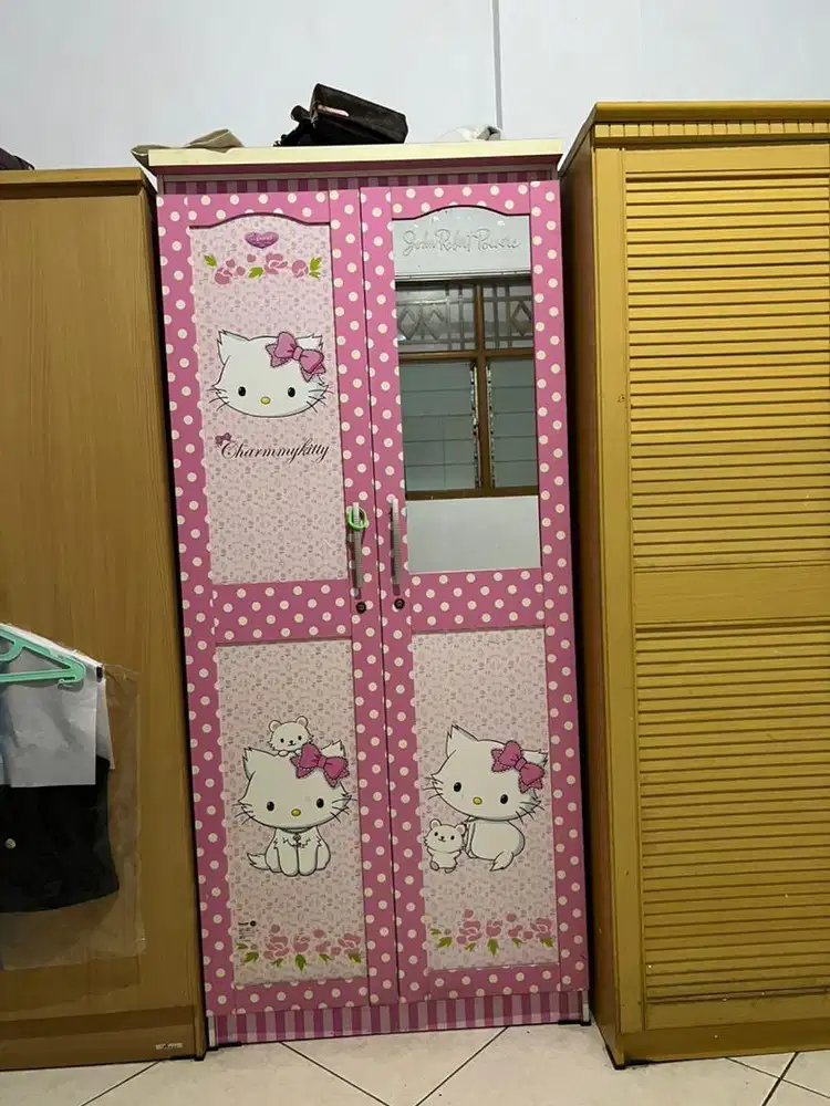 Lemari 2 pintu pink