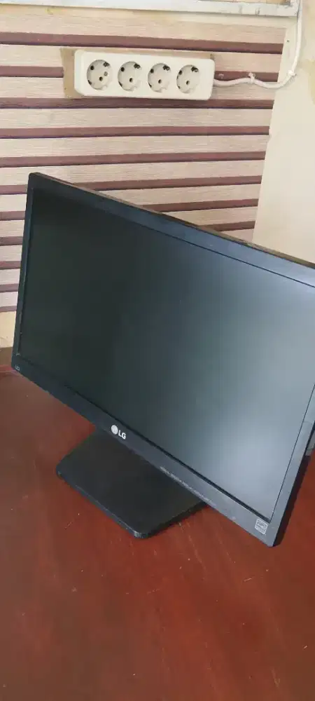 Monitor LED merk LG 20 inc