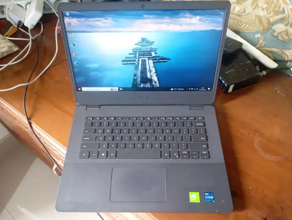 Dell Vostro 3400 core i5 1135g7 ram8gb ssd256gb Nvidia mx330 14inch