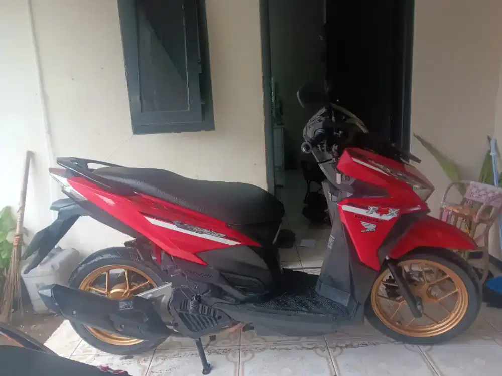 Jual vario led 125 thn 2017 mesin ok masi standr