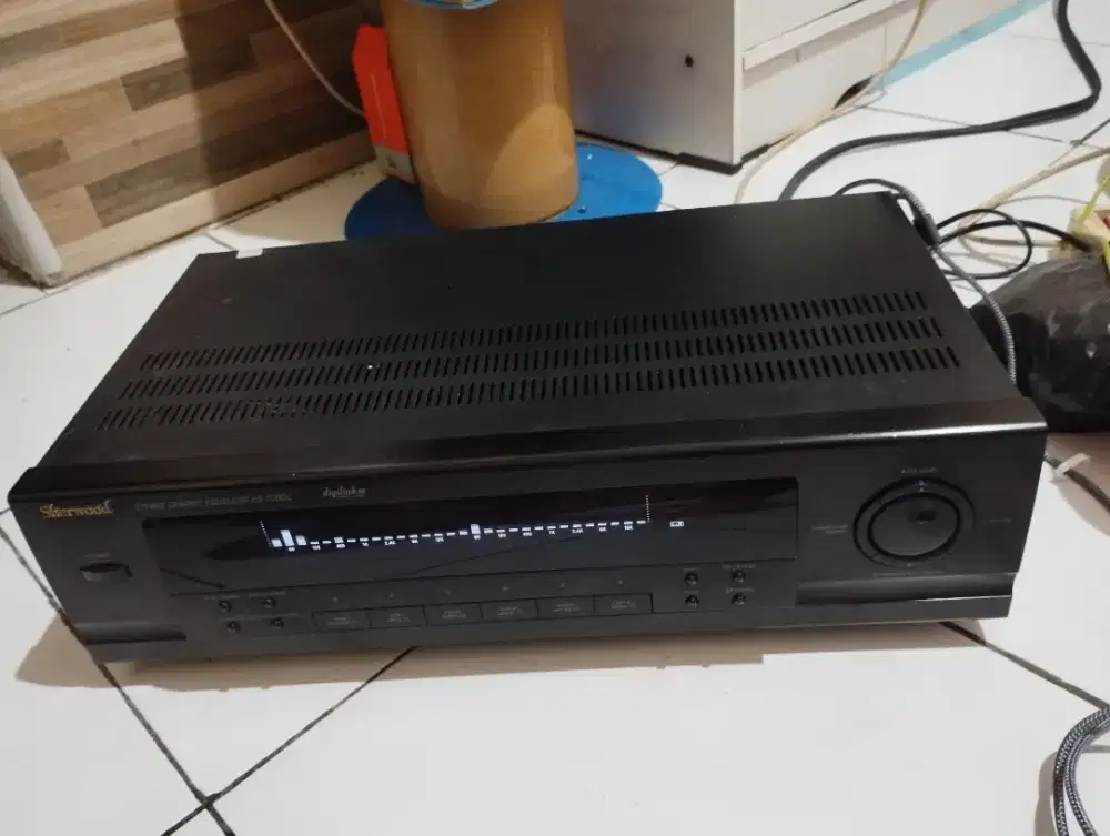 Equalizer sherwood eq 7080C