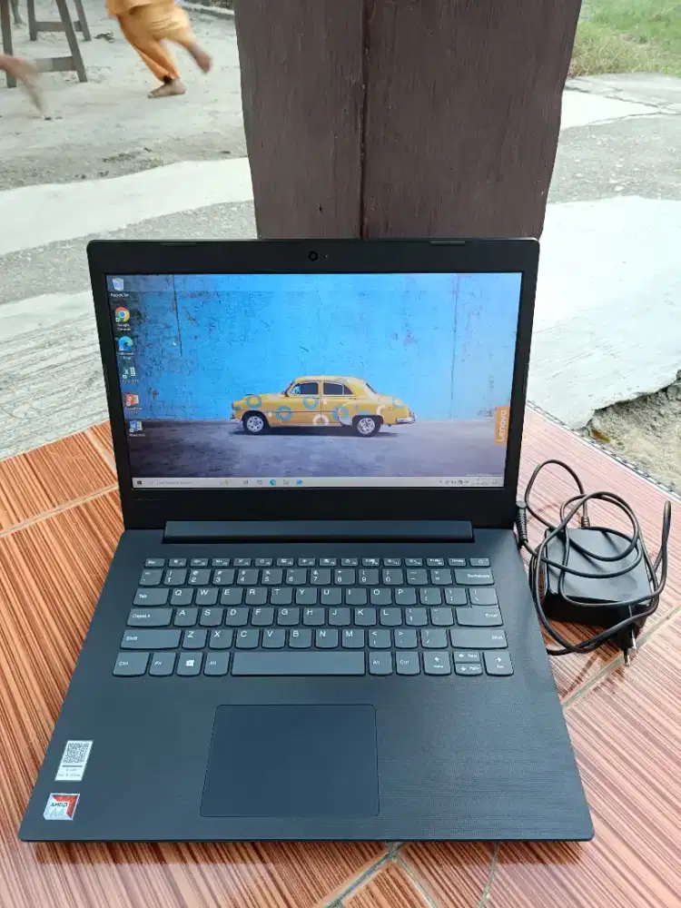Laptop Lenovo Idepad. RAM 4 GB. AMD A4. No Minus.