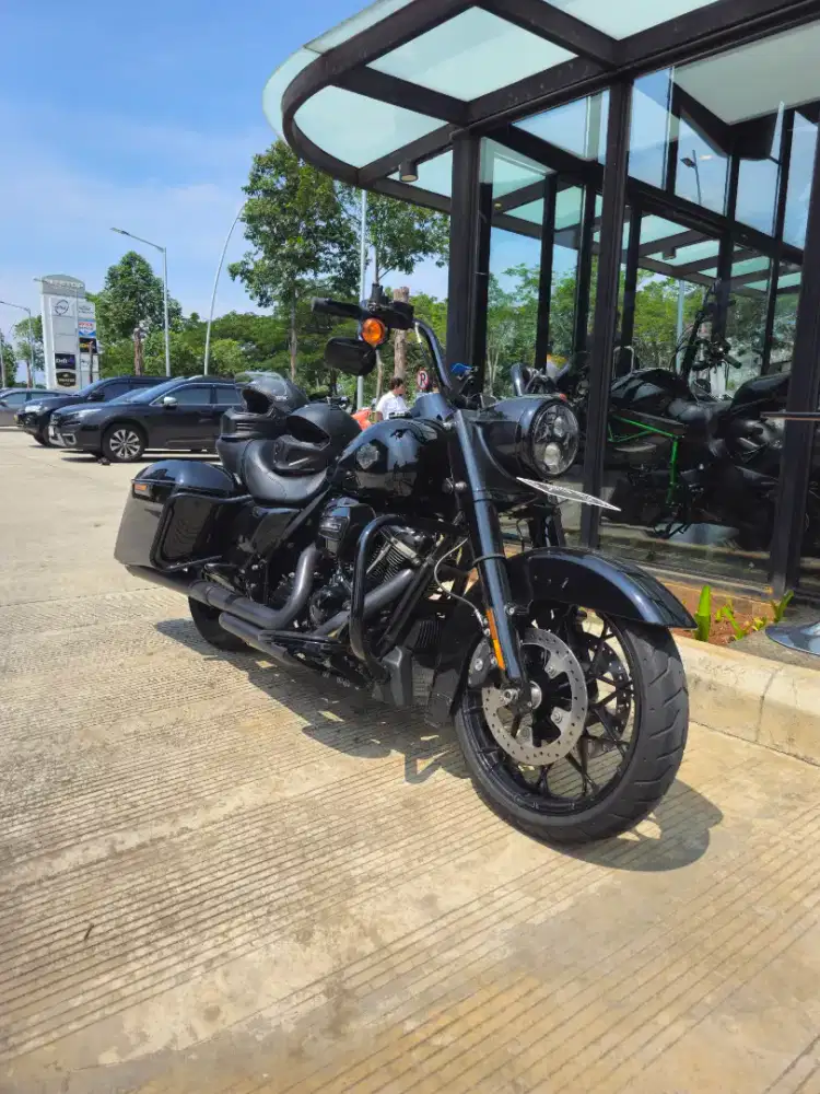 Harley Davidson Road King 2020 FP Km 15rb Full Acc Puluhan Juta