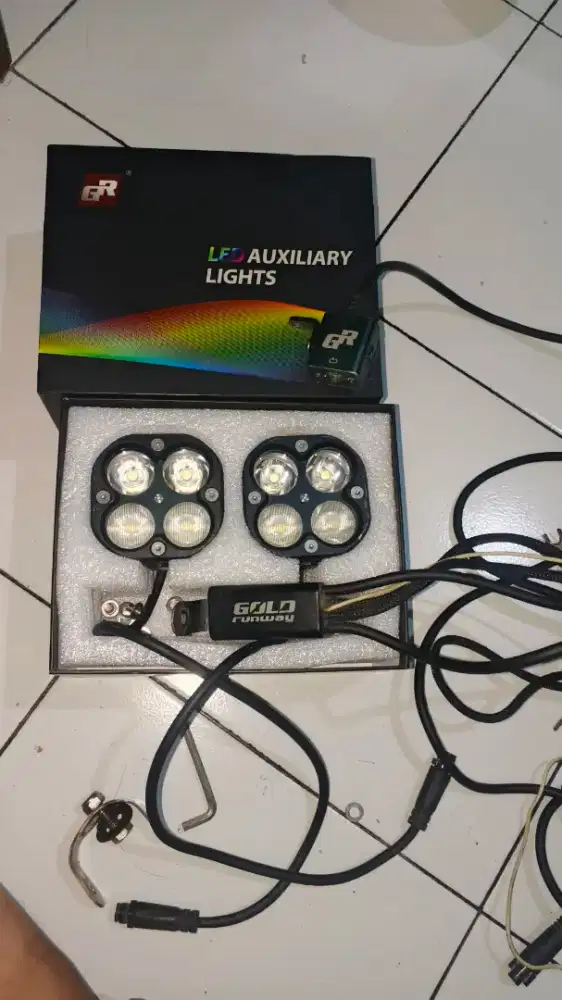 Lampu tembak Gold runway