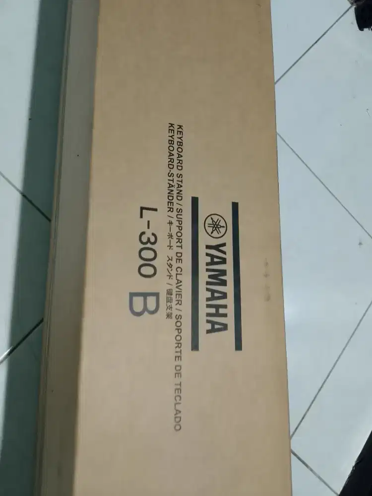 DIJUAL L-300 B KAKI STAND KAYU BARU PIANO DGX670B MASIH SEGEL BOX NEW