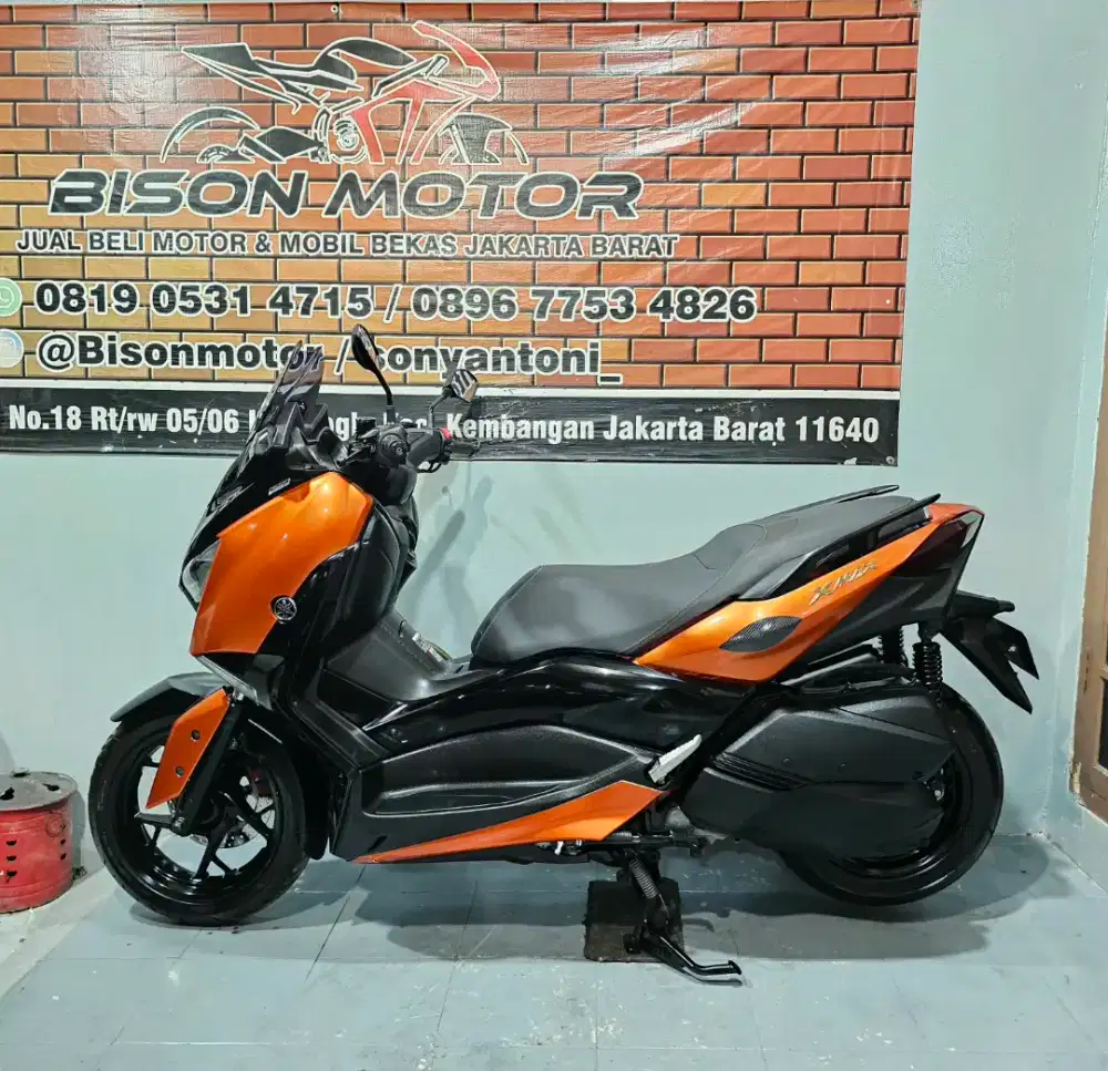 ISTIMEWA ! YAMAHA XMAX ABS TCS 250 TAHUN 2021 HITAM STIKER ORANGE