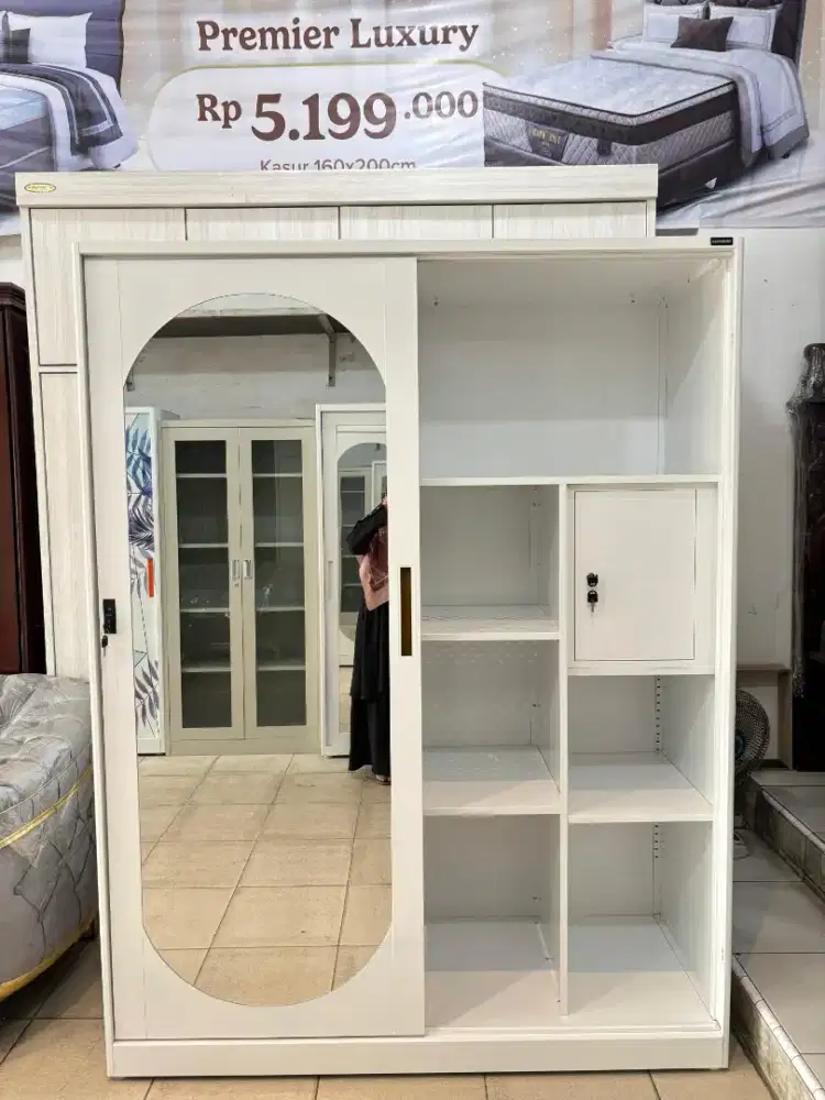 credit lemari pakaian