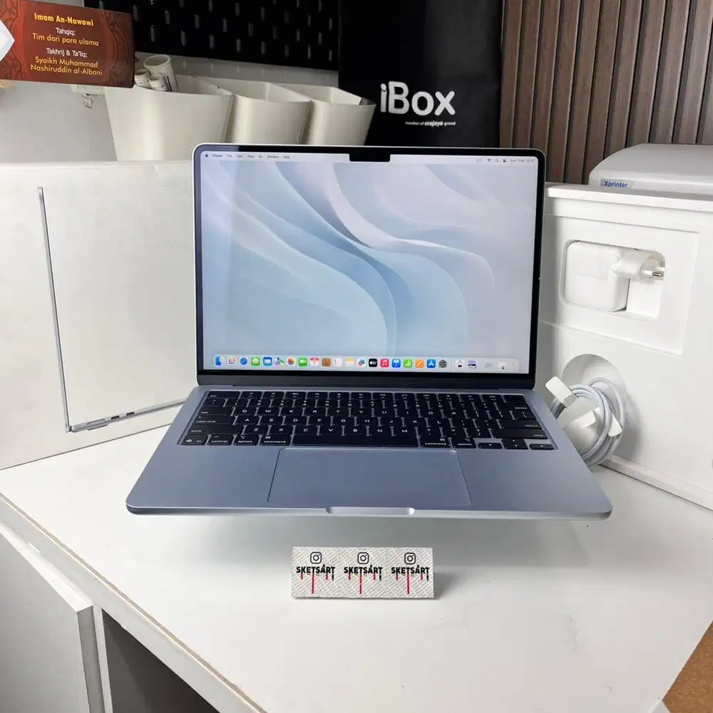 MacBook Air M4 16gb 256gb Sky Blue iBox Battery Health 100%