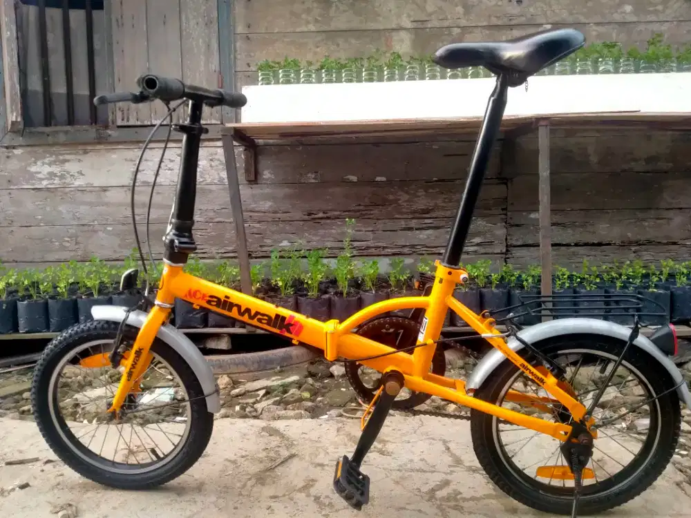 Sepeda lipat ukuran 16