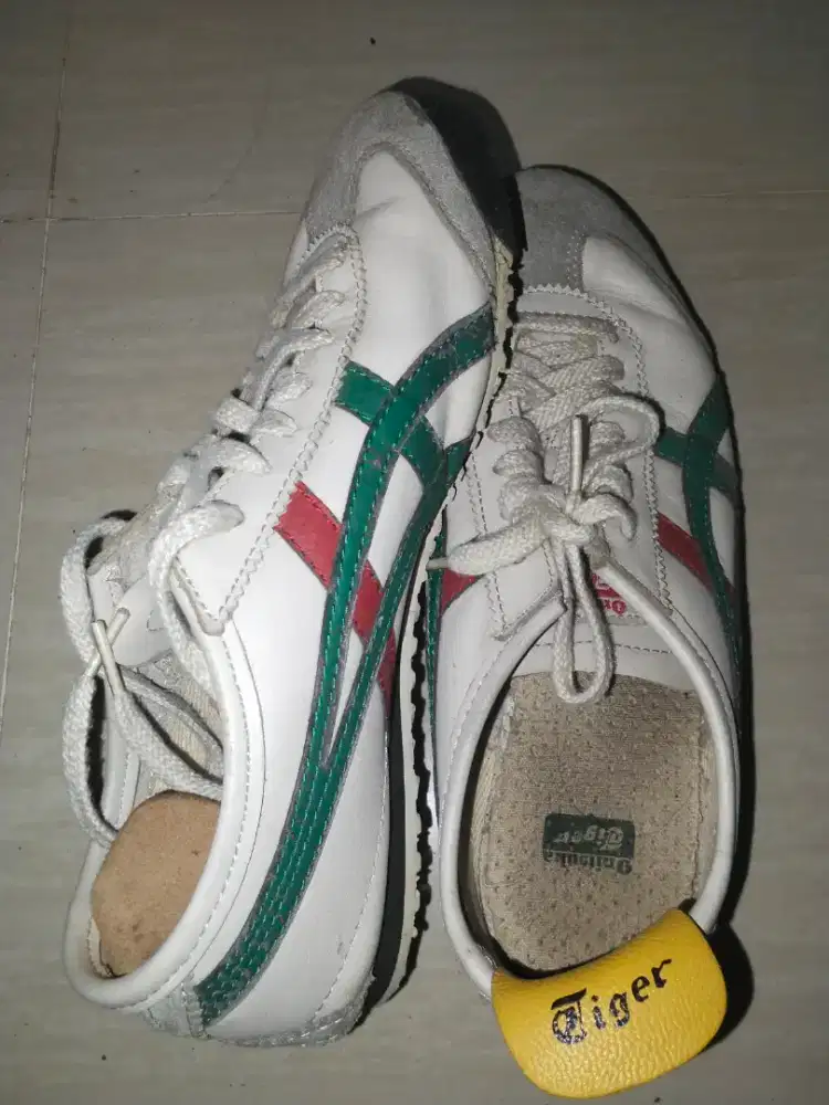 sepatu onitsuka perempuan
