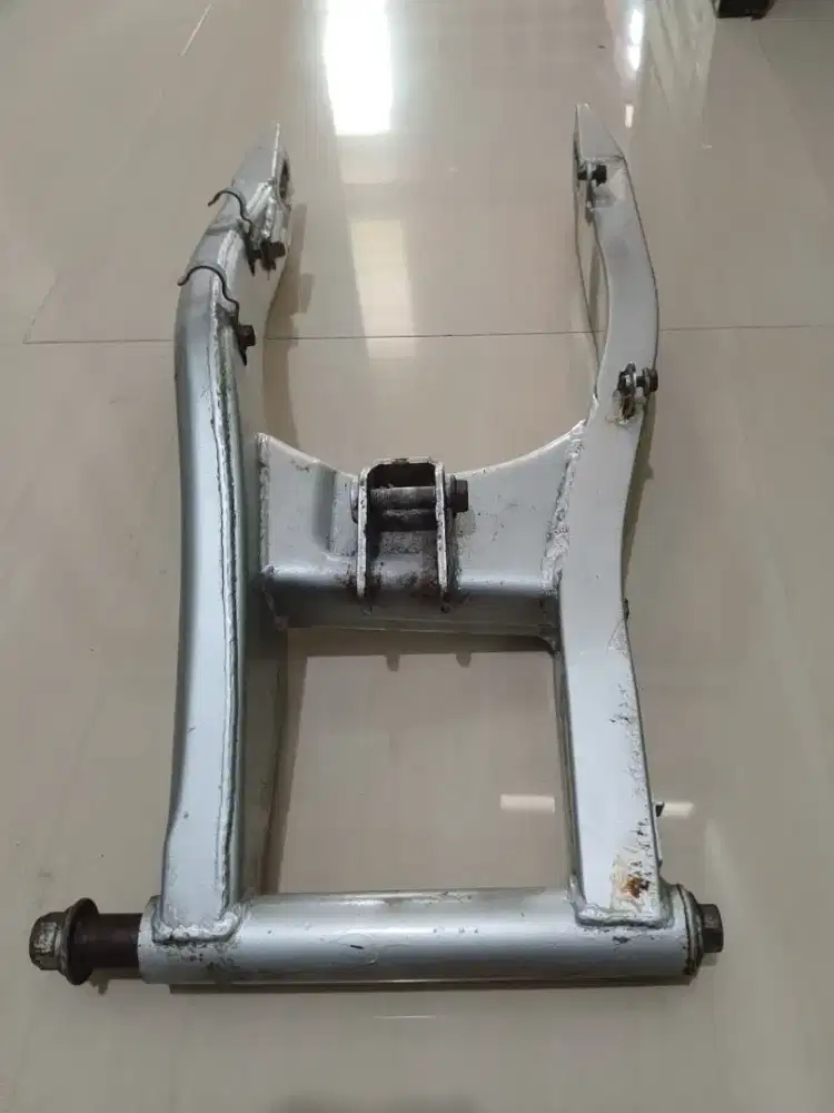 swing arm Suzuki FXR