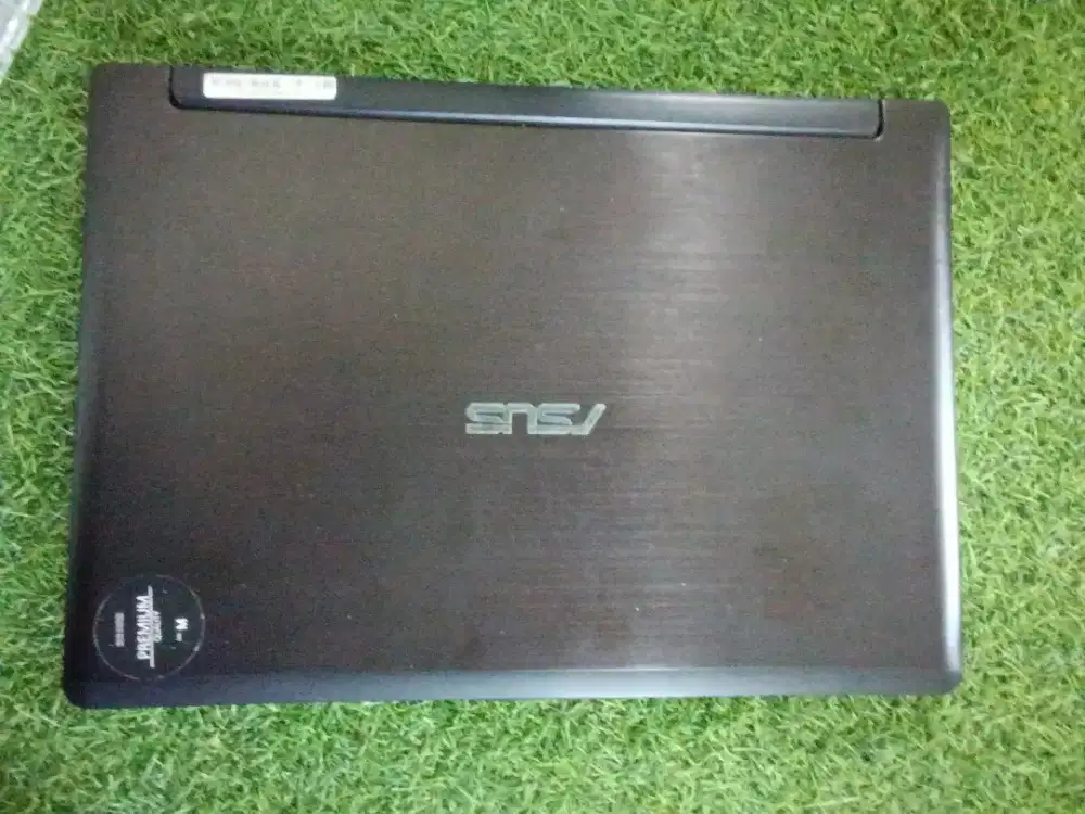 Laptop.    asus