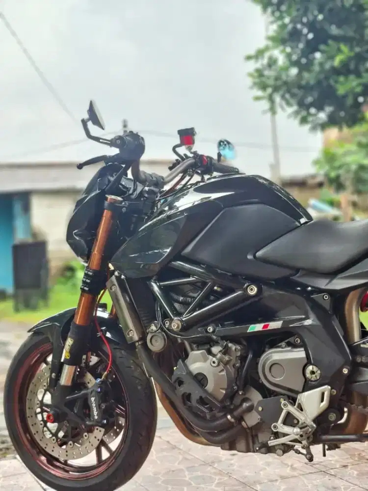 MOGE BN 600 CC MODIF BREMBO