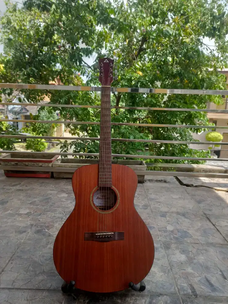 Gitar akustik Anderson age 20 mnt