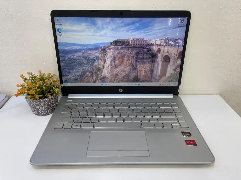 HP LAPTOP 14-dk1xxx Ryzen 3 3250U Ram 8GB SSD128+HDD1TB 14 FHD W11