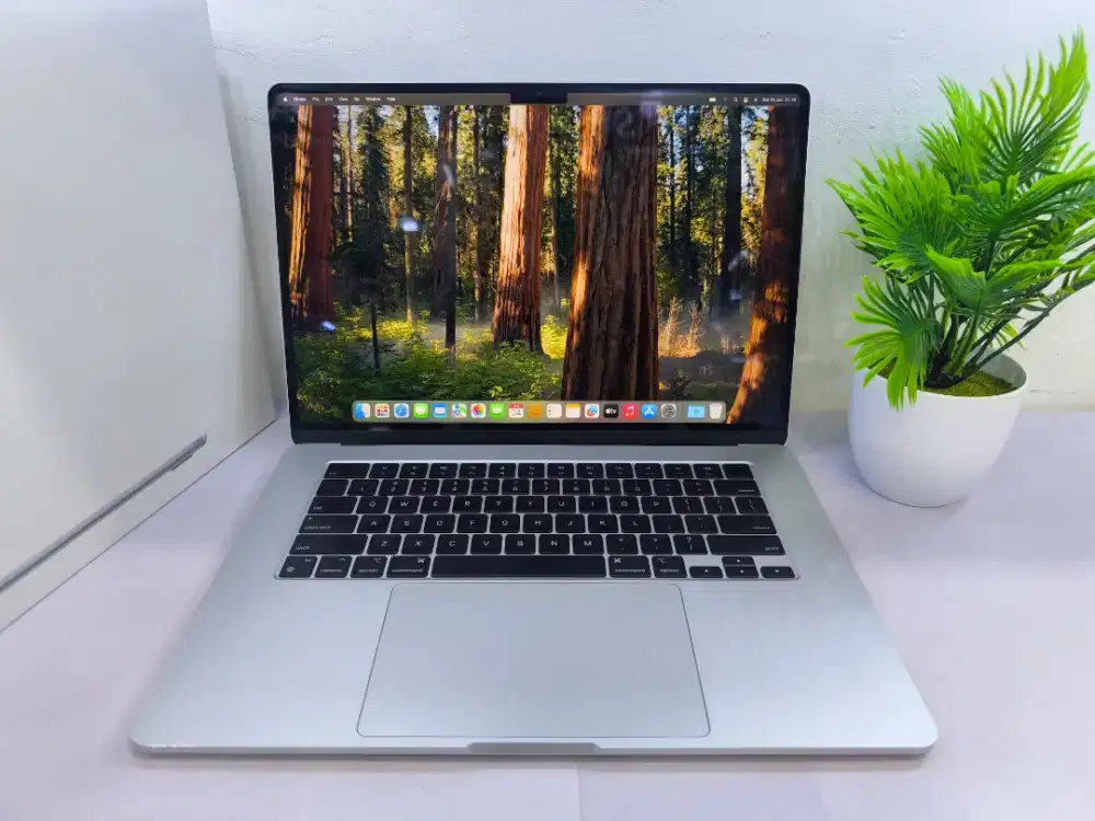 Macbook Air M3 15-Inch Silver 2023/Ram 8GB/256GB/HB 99% CC 82
FULSET