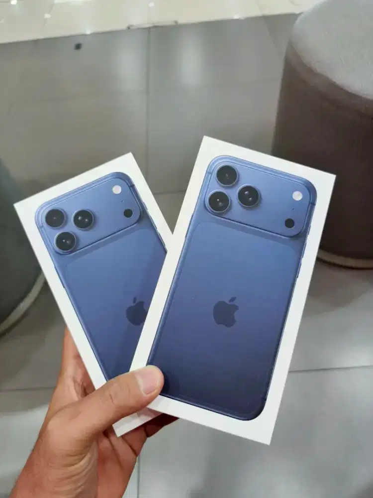 IPHONE 17 PROMAX BLUE