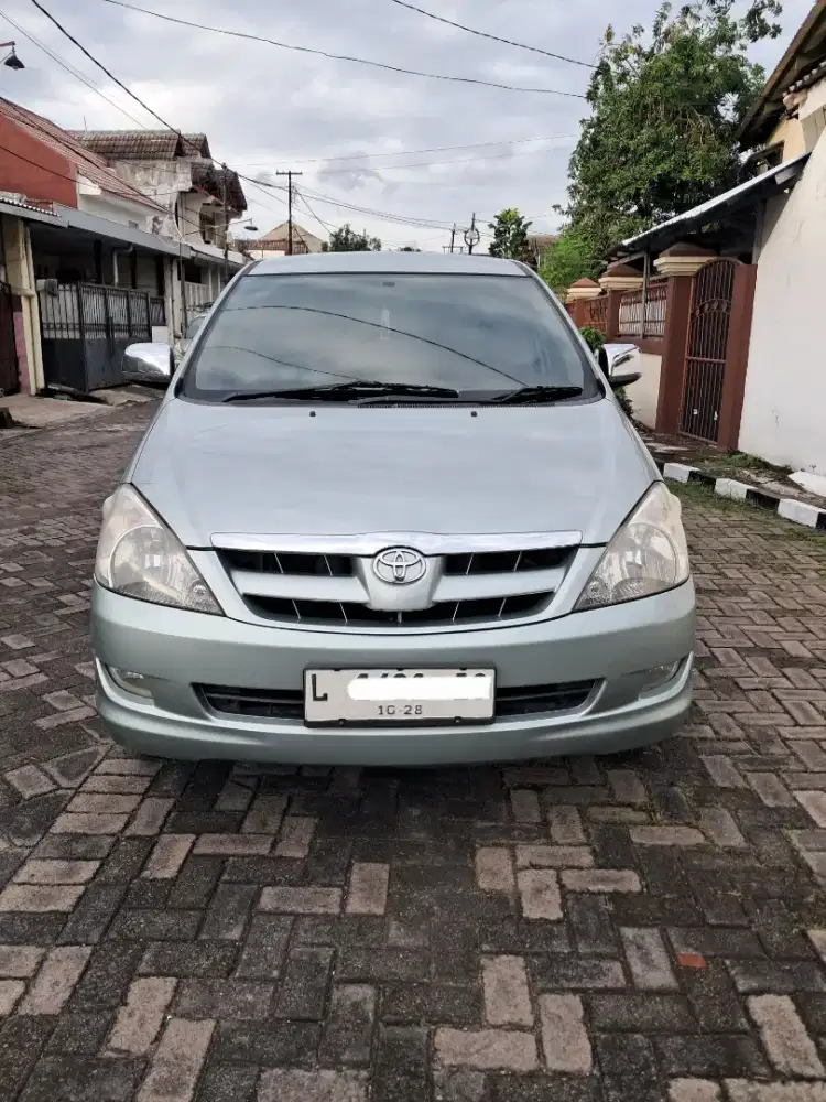 Toyota Kijang Innova 2005 Bensin