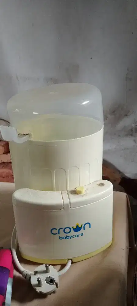 Alat pensteril botol susu